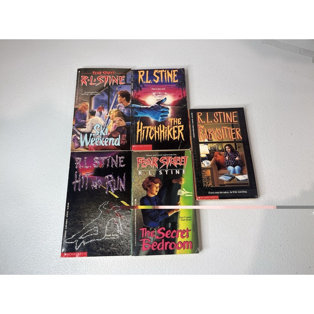 Vtg R.L. Stine Book Lot Of 5 1990's The Hitch Hiker, The Baby Sitter, Etc.